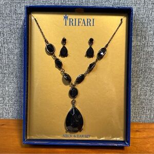 NEW Vintage Crown Trifari Necklace Earrings Set Black Faceted Stones Bezel Set
